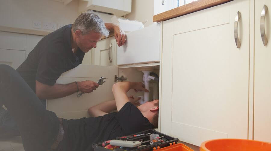 Professional burst pipe repair services in Saragosa, TX